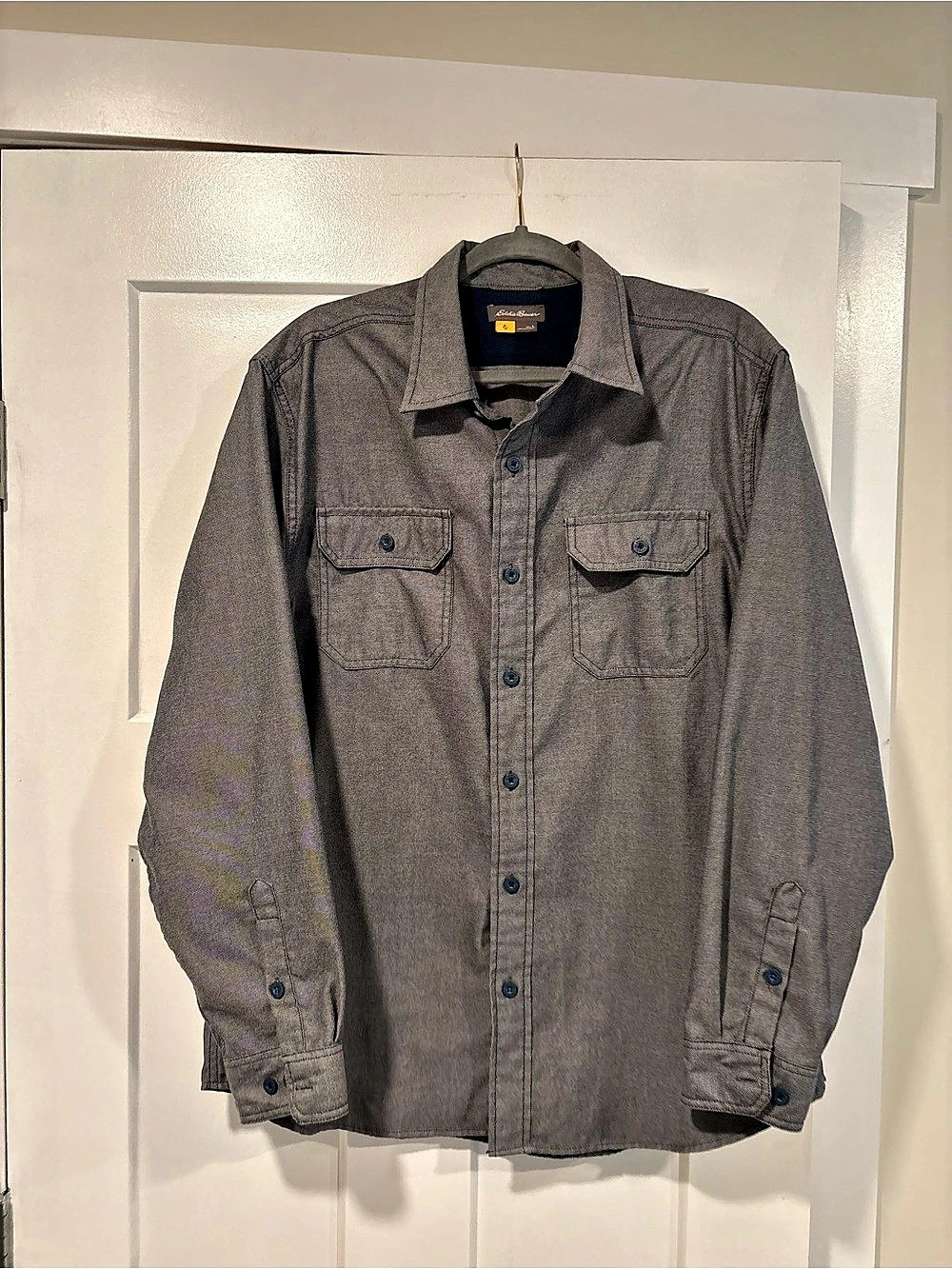Eddie Bauer Casual Button Down Gray Size Medium Like New